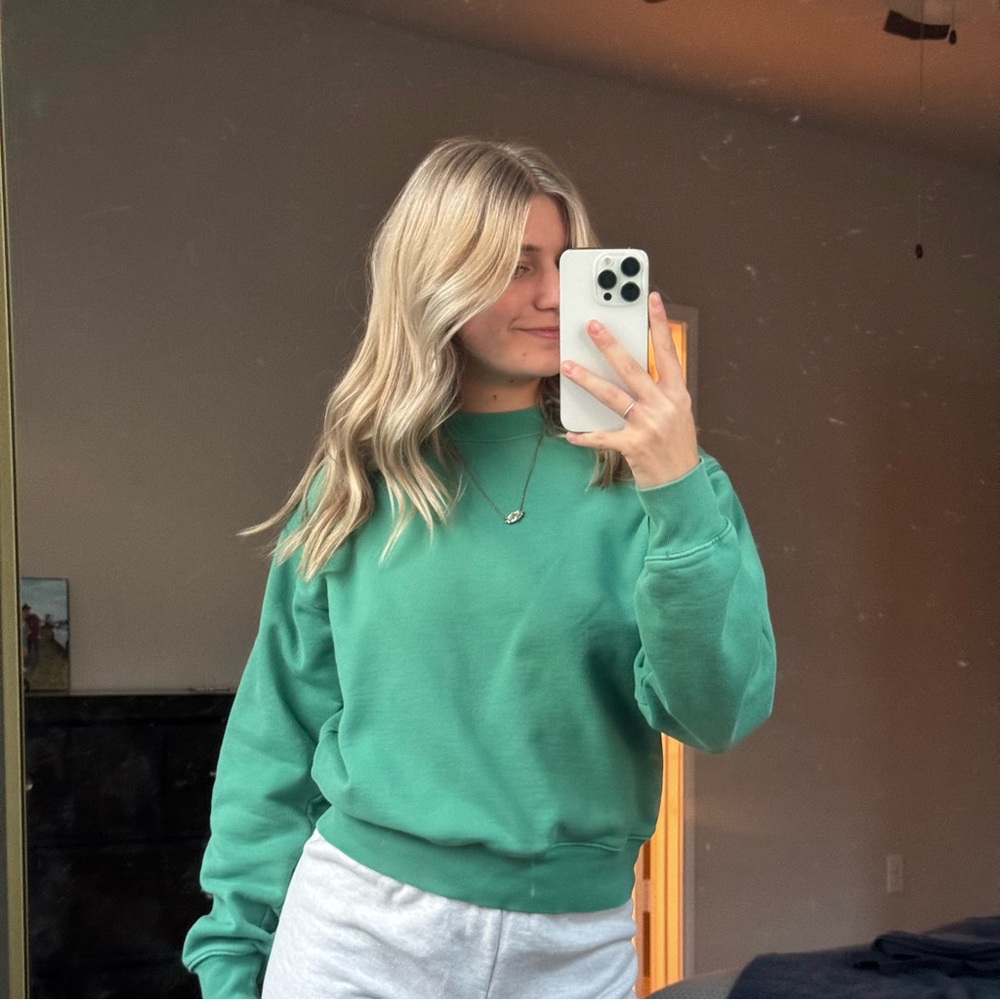 Aritzia Green Sweatshirt